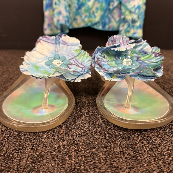 Blue Abstract Flower Flutter Blouse + Sandals *SET* - Picture 14 of 16